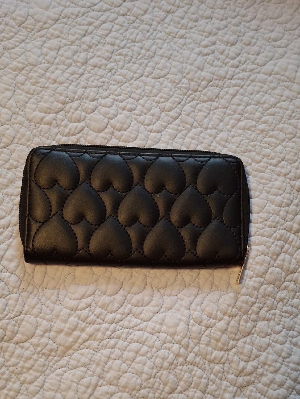 Quilted Heart Zip Wallet - Black